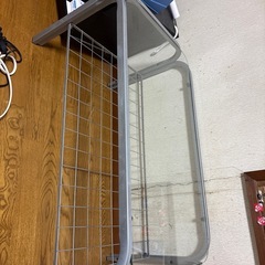 ガラステーブルの画像