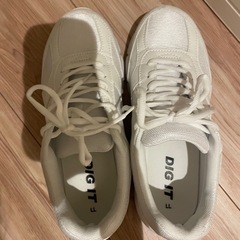 スニーカー　LL  白の画像