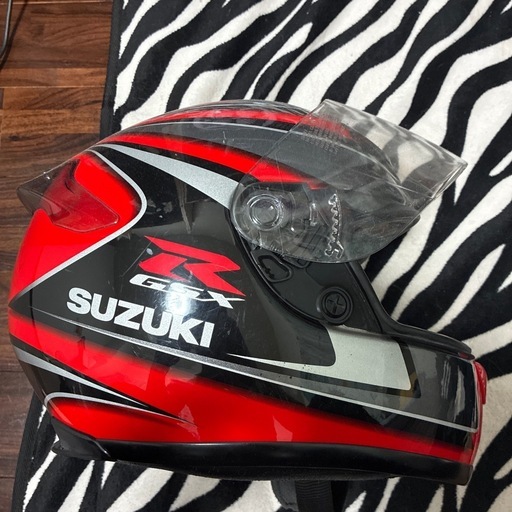 SUZUKIGSX-Rヘルメット