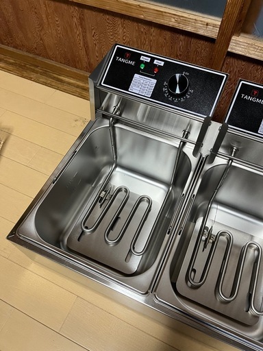 新品未使用　業務用電気2槽式フライヤー　10L×2  20L 100v