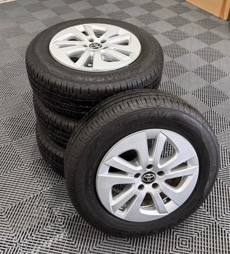 【トヨタ・プリウス】トヨタ純正アルミ・ホイール キャップ・夏タイヤ4本セット 195/65R15
