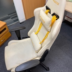 ゲーミングチェアの画像
