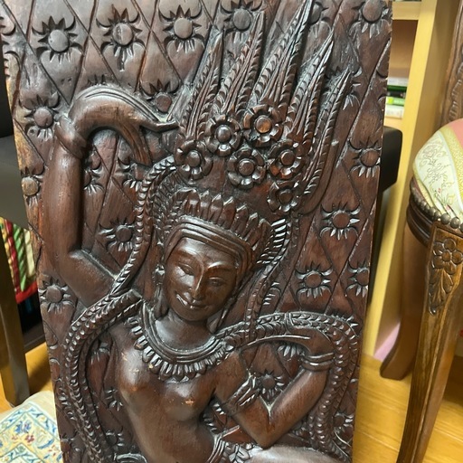 カンボジア王国　アンコールワット木製彫刻セット