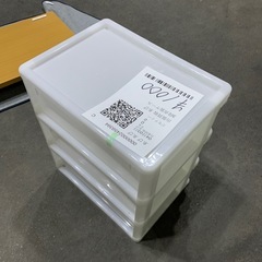 ３段ホワイトな衣装ケースの画像