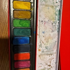 水彩筆ペン、水彩クレパス、色鉛筆、筆、水彩絵具、スタンプなどの画材セットの画像