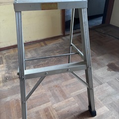 脚立の画像