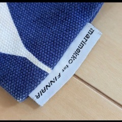 マリメッコ　ロゴトートバッグ　ポーチ2点セットの画像