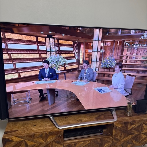 大画面 70インチ液晶テレビ」