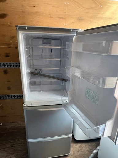 NO B987?福岡市内配送設置無料✨?シャープ 冷蔵庫 350L 3ドア どっちもドア 両開き 中段冷凍室 シルバー SJ-W351