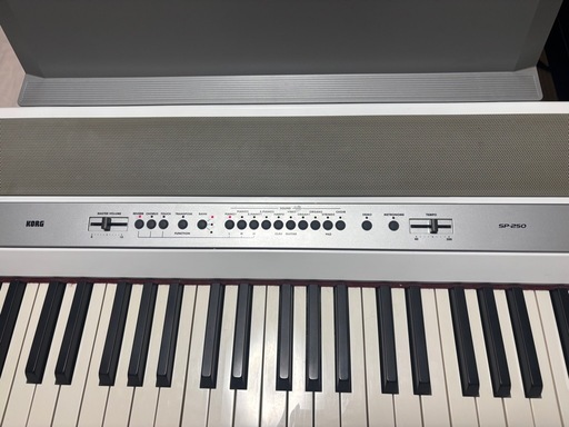 KORG コルグ　SP-250 電子ピアノ 88鍵　スタンド付