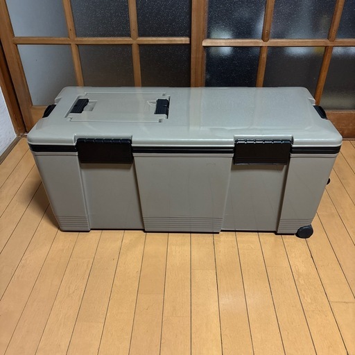 クーラーボックス　釣り　72L