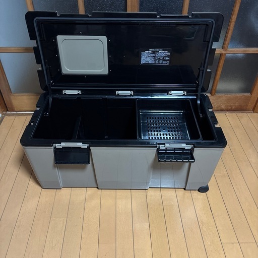 クーラーボックス　釣り　72L