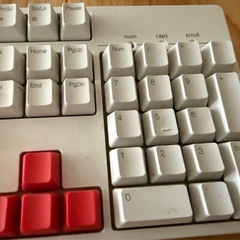 ホワイトメカニカルキーボード USB接続 有線の画像