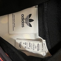adidas セットアップジャージの画像