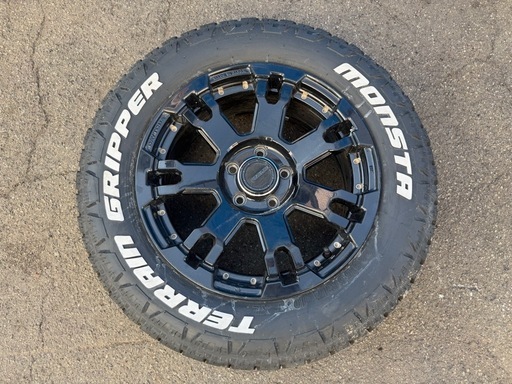 モンスタ　テレーングリッパー  225/65R17　17 X 7J