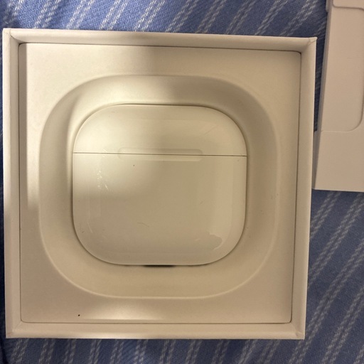 iPhone SE SIMなしとAirPods4セット⭕️