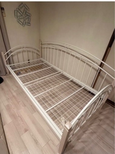 シングルベッド　single bed