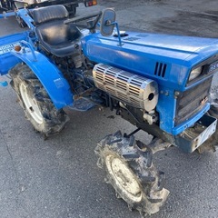 イセキのトラクターの画像