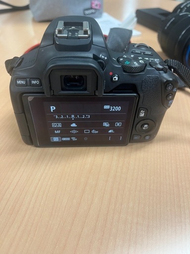 Canon kiss X10