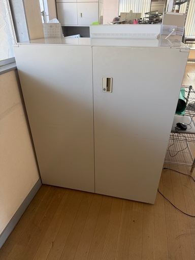事務用キャビネット