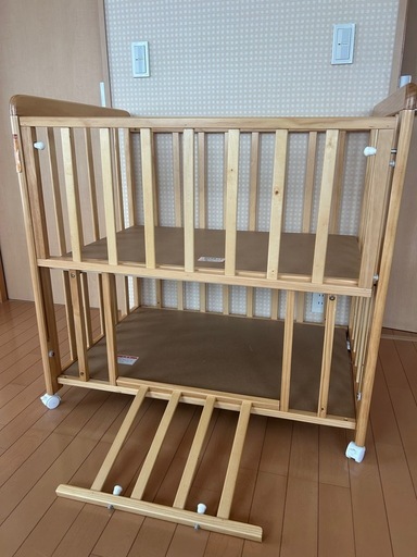 ベビーベッド
