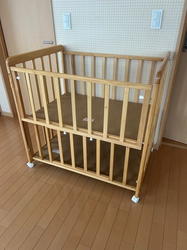 ベビーベッド