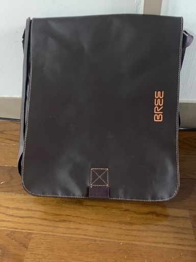 BREE ショルダーバッグ