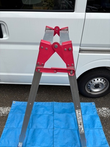 取りに来れる方　中古4段脚立　アジャスト式