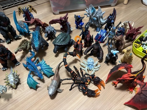 総額10万   ドラゴン   ウルトラマン フィギア