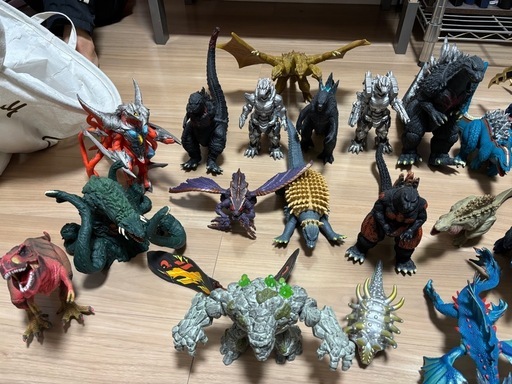 総額10万   ドラゴン   ウルトラマン フィギア