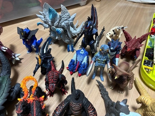 総額10万   ドラゴン   ウルトラマン フィギア