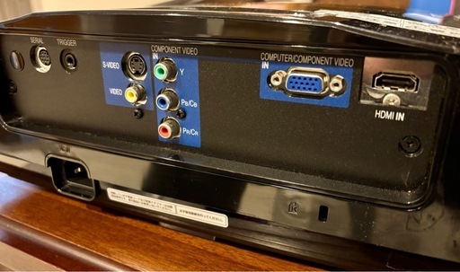 ホームシアタープロジェクターLVP-HC40