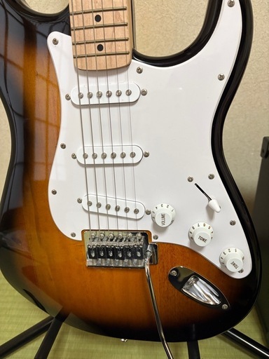 エレキギター　スクワイヤーSquier by Fender STRATOCASTER、YAMAHAアンプ、シールド、スタンド、バッグ、