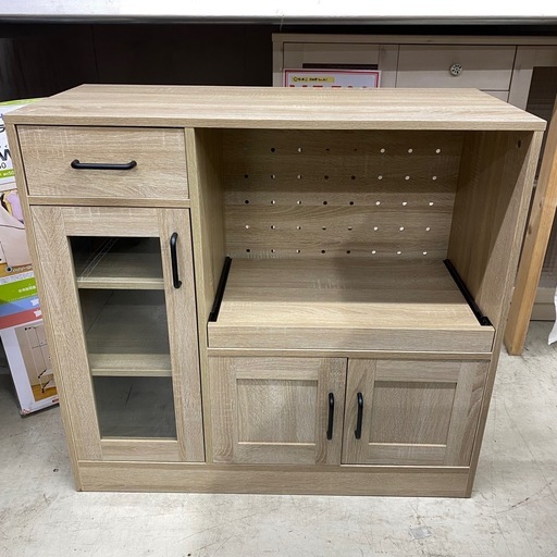 ?中古家具は朝霞市の当店へ‼️シンプルレンジ台3枚扉食器棚キッチン 