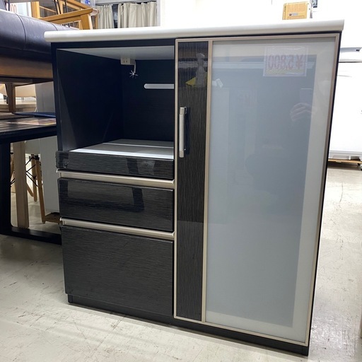 ?中古家具は朝霞市の当店へ‼️　ニトリ　キッチンカウンター　レンジ台　食器棚　収納家具　幅90　奥50　高101　㎝　朝霞市　リサイク