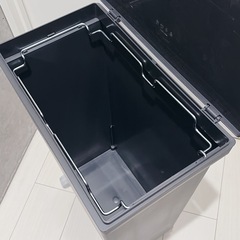 無印良品　ごみ箱　黒　キャスター付きの画像