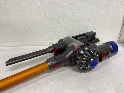 Dyson V8 Fluffy コードレスクリーナー ダイソン 掃除機　　0404-02
