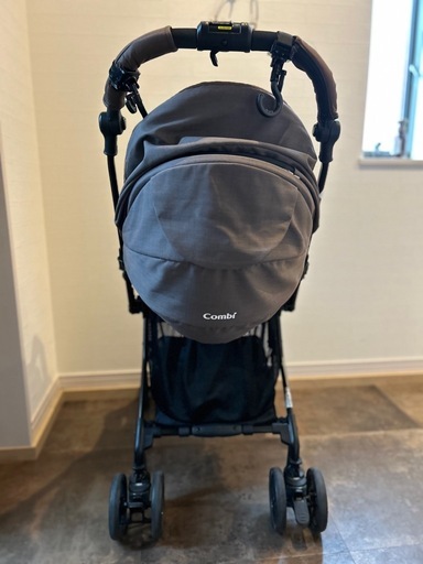 【美品】Combi ベビーカー｜軽量｜両対面式｜折りたたみ可｜尼崎市大庄中通｜引き取り限定