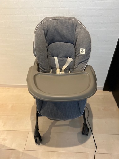 【美品】Combi 電動ハイローチェア｜電動スイング｜テーブル付｜尼崎市大庄中通｜引き取り限定
