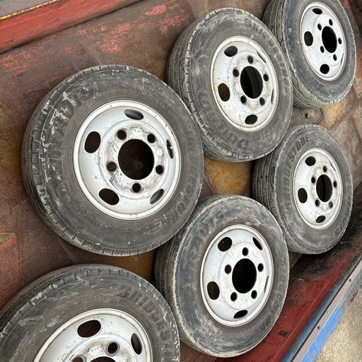 ⭐︎⭐︎トラックBSタイヤ185/80R16夏タイヤ中古⭐︎⭐︎