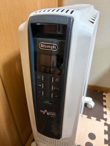 1500Wのエコモード機能付きDeLonghiオイルヒーター