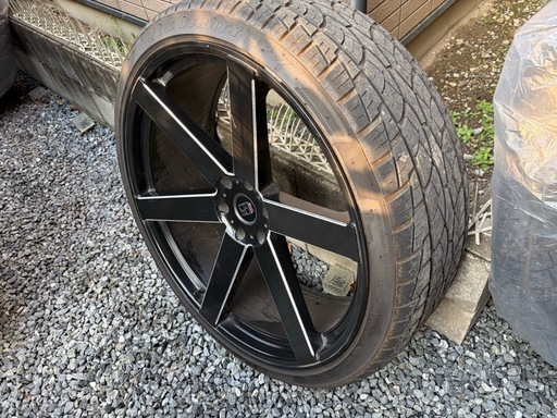 取引予定　GMC ユーコン用　タイヤ　ホイール