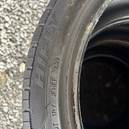 商談中　
215/45R18 ハイフライ夏タイヤ‼️