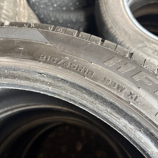 商談中　
215/45R18 ハイフライ夏タイヤ‼️