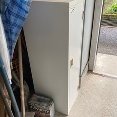 掃除用ミニロッカーの画像