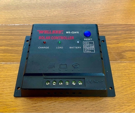 チャージコントローラー付きソーラーパネル(中古)
