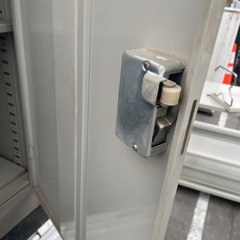 【コクヨ】業務用キャビネット 鍵付き 収納棚の画像