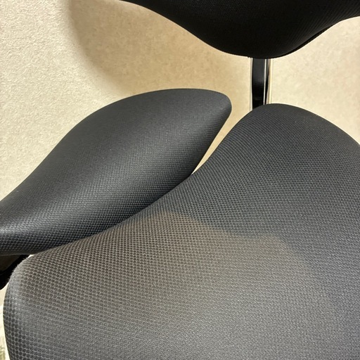 ゲーミングチェア、椅子、姿勢矯正、腰痛改善