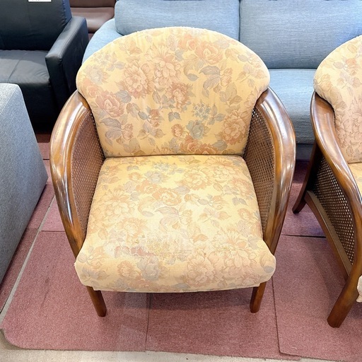 白岡市 カリモク 1人掛けソファ 花柄 レトロ 木製フレーム 椅子 中古 格安 早い者勝ち 1点12000円
