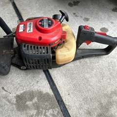 マキタ（Makita）のエンジンヘッジトリマーEH570です。﻿ 
の画像